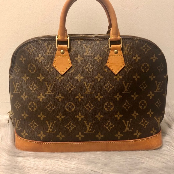 SOLD!! Authentic LV Alma Monogram - Picture 2 of 12